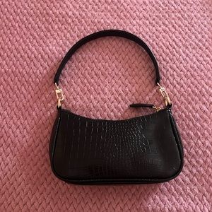 Black shoulder bag